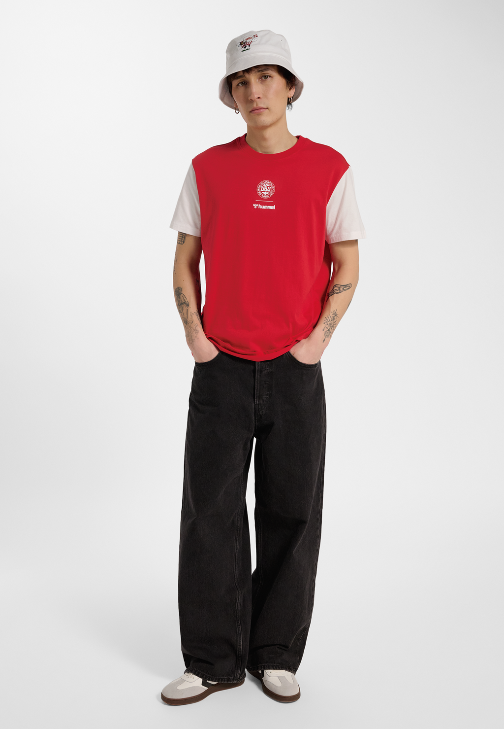 DBU 26 FAN RED-WHITE TEE SS