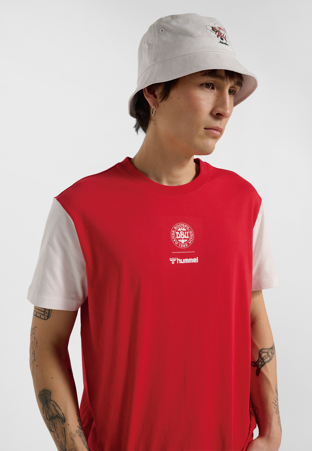 DBU 26 FAN RED-WHITE TEE SS
