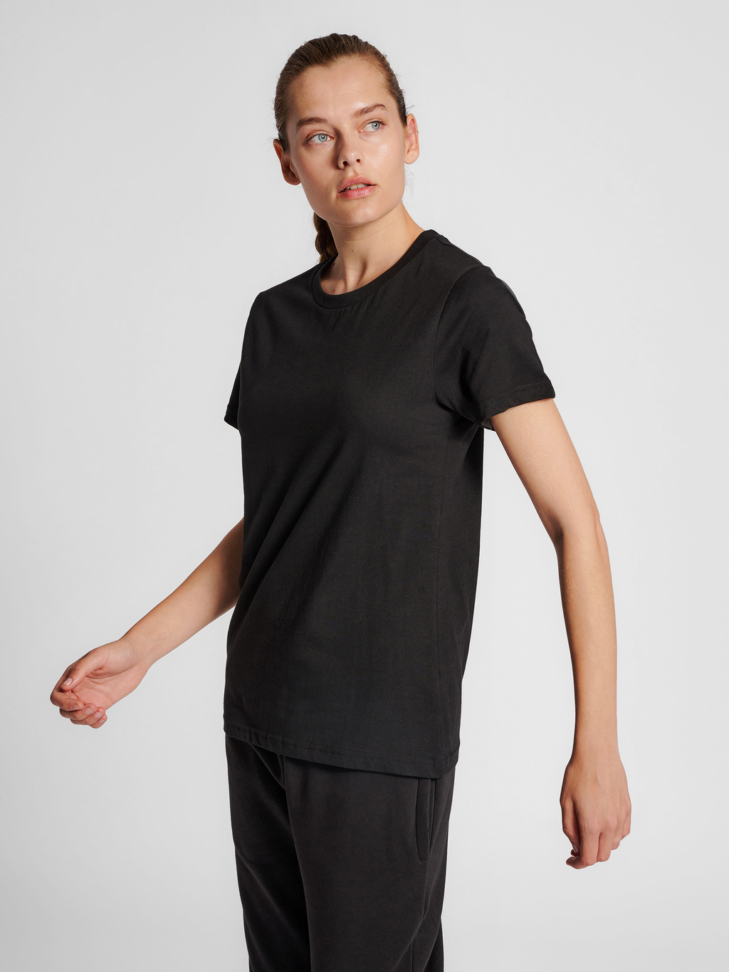 hmlRED BASIC T-SHIRT S/S WOMAN