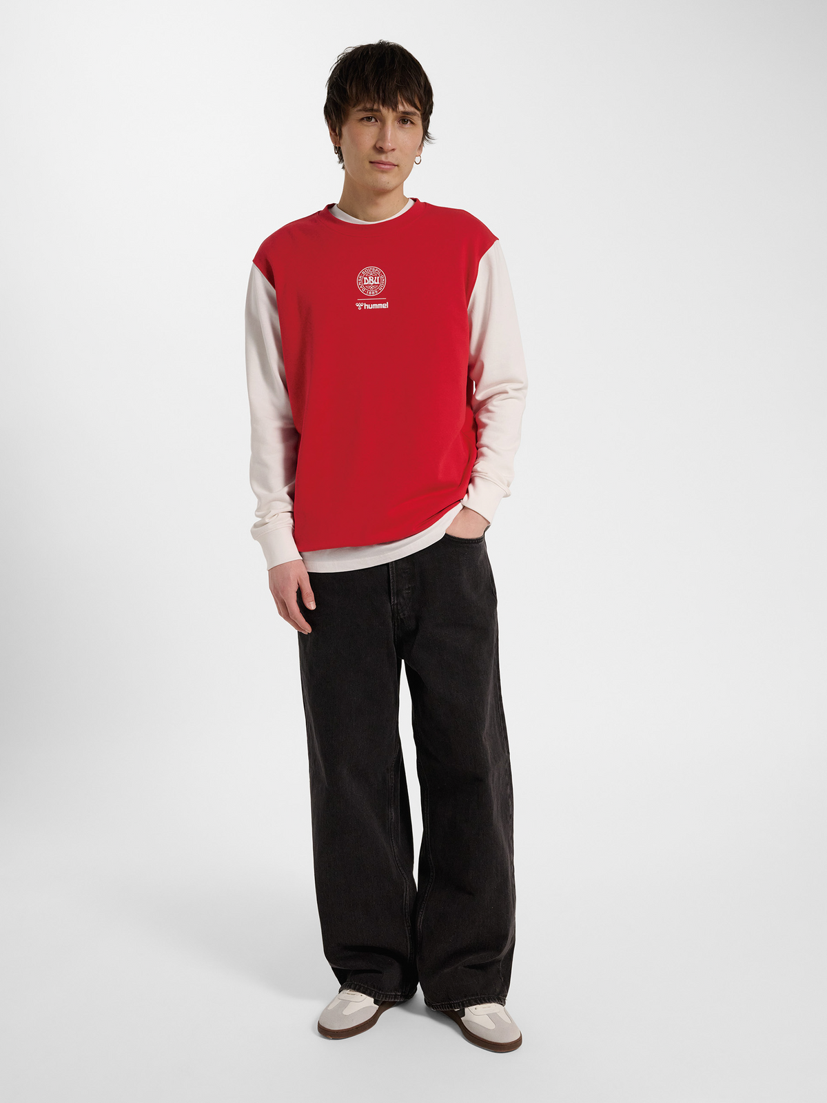 DBU 26 FAN RED-WHITE CREW NECK