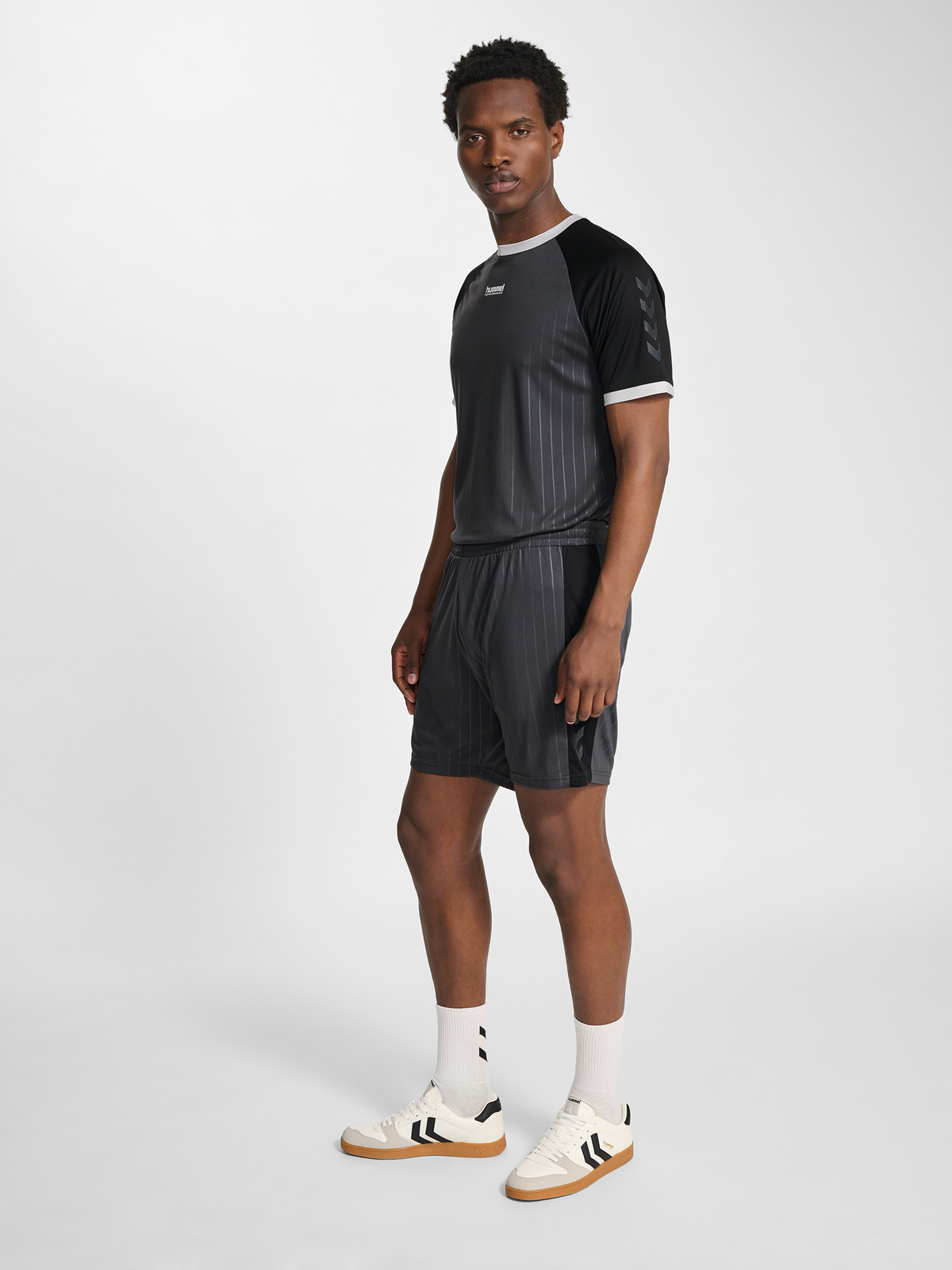 hmlPULSE STRIPE BLOCKED SHORTS