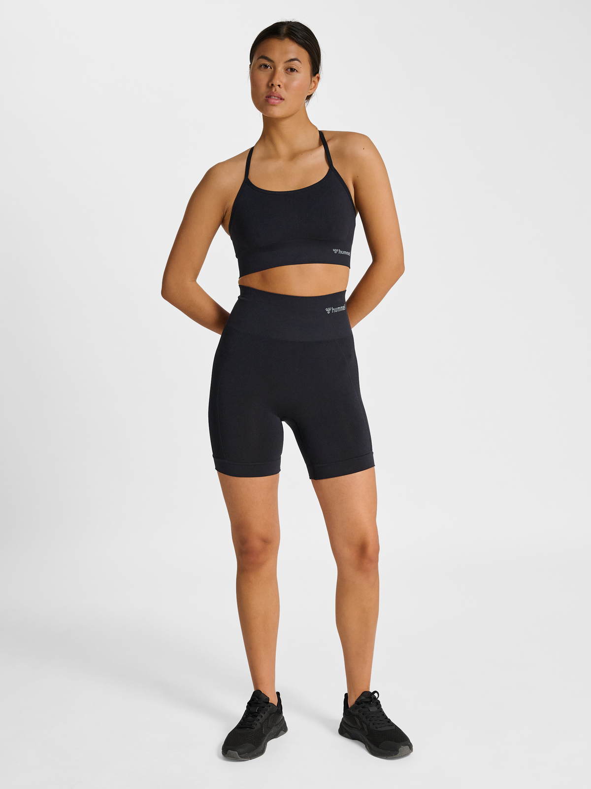 hmlTIF SEAMLESS SHORTS