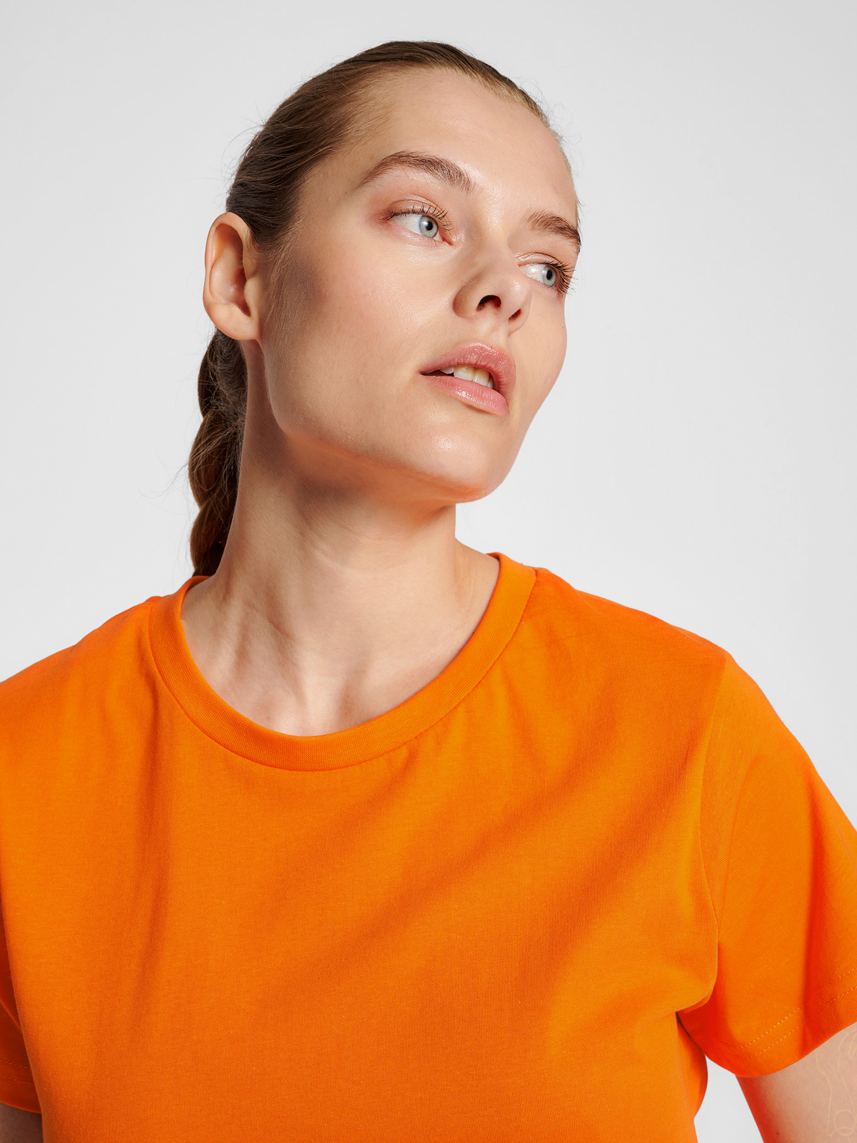 hmlRED BASIC T-SHIRT S/S WOMAN