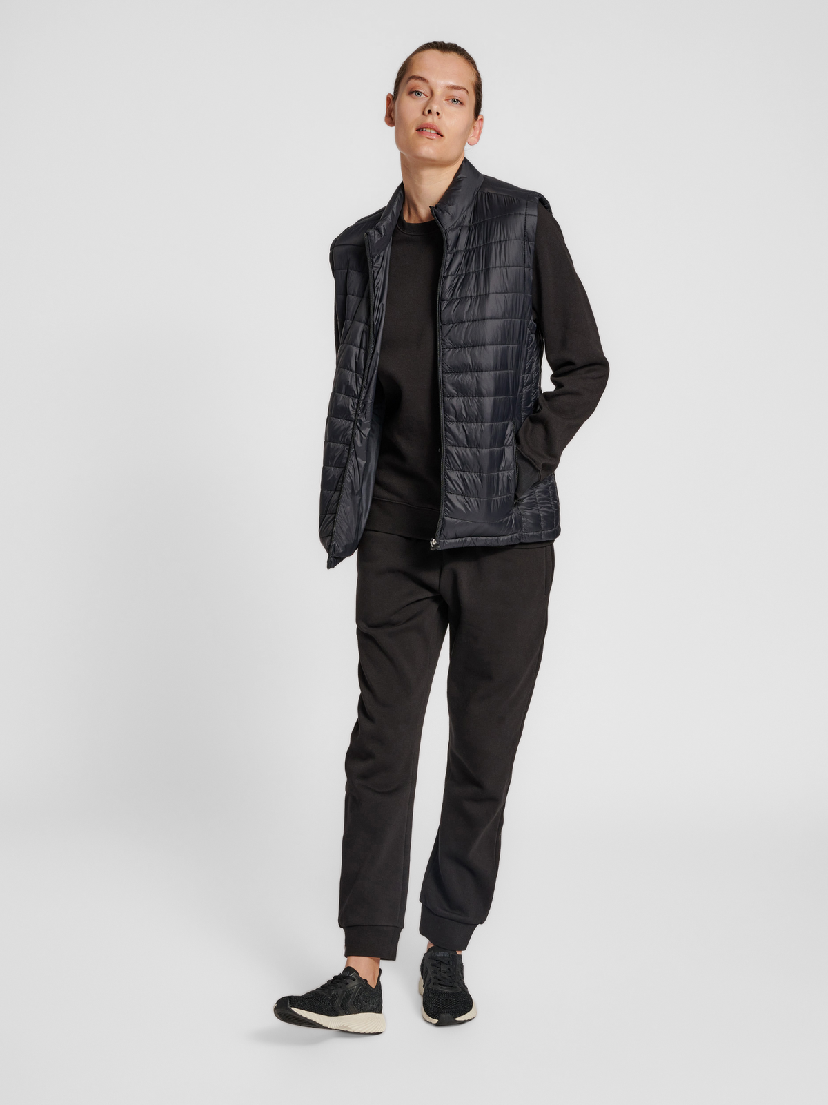 hmlRED QUILTED WAISTCOAT WOMAN