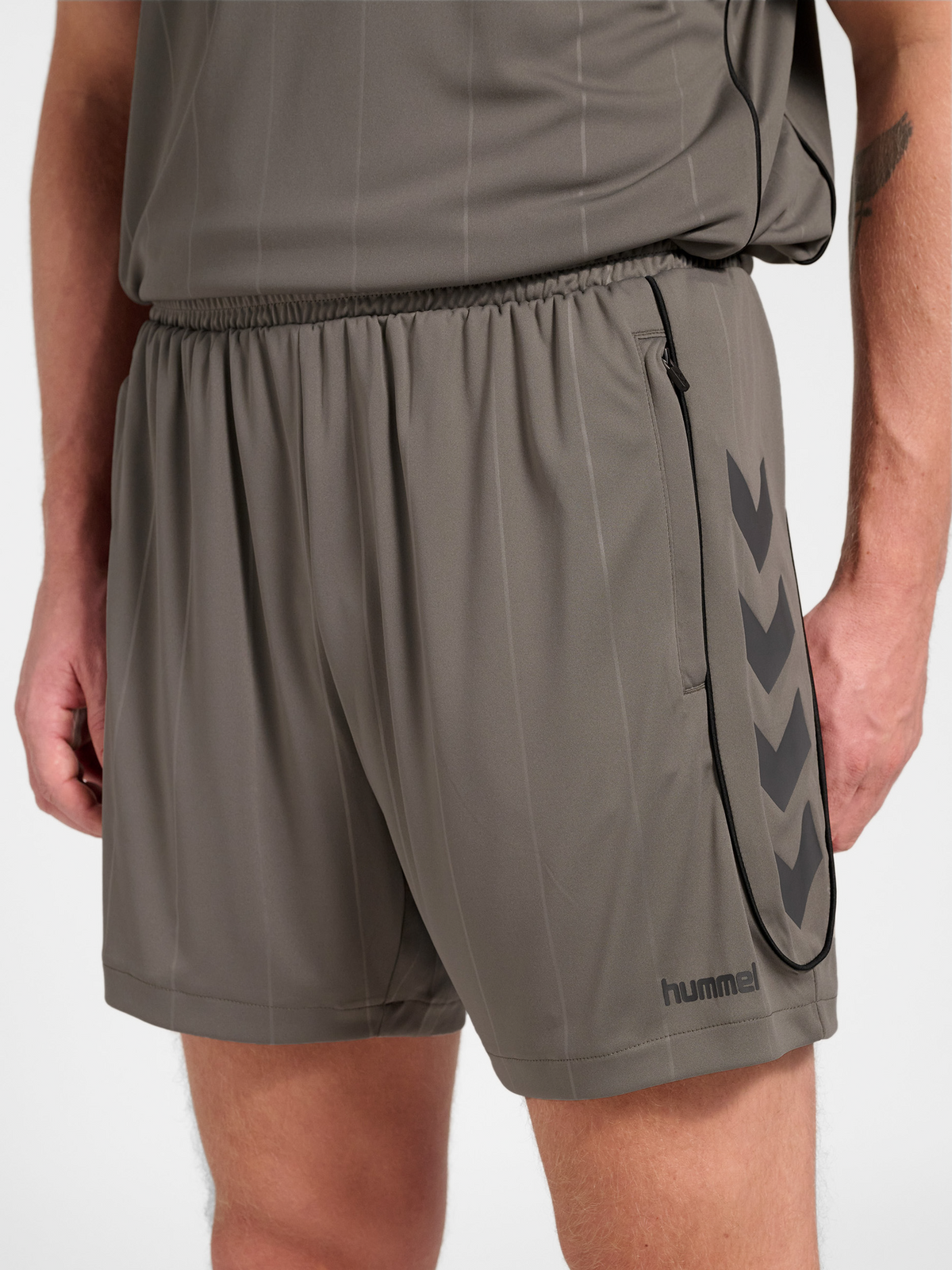 hmlPITCH SHORTS
