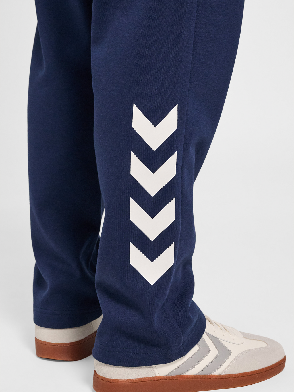 hmlSW CHEVRON ATHLETIC SWEAT PANTS