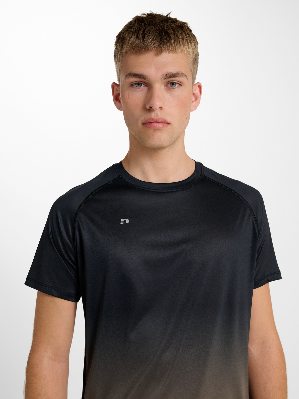 nwlBEAT GRADIENT T-SHIRT