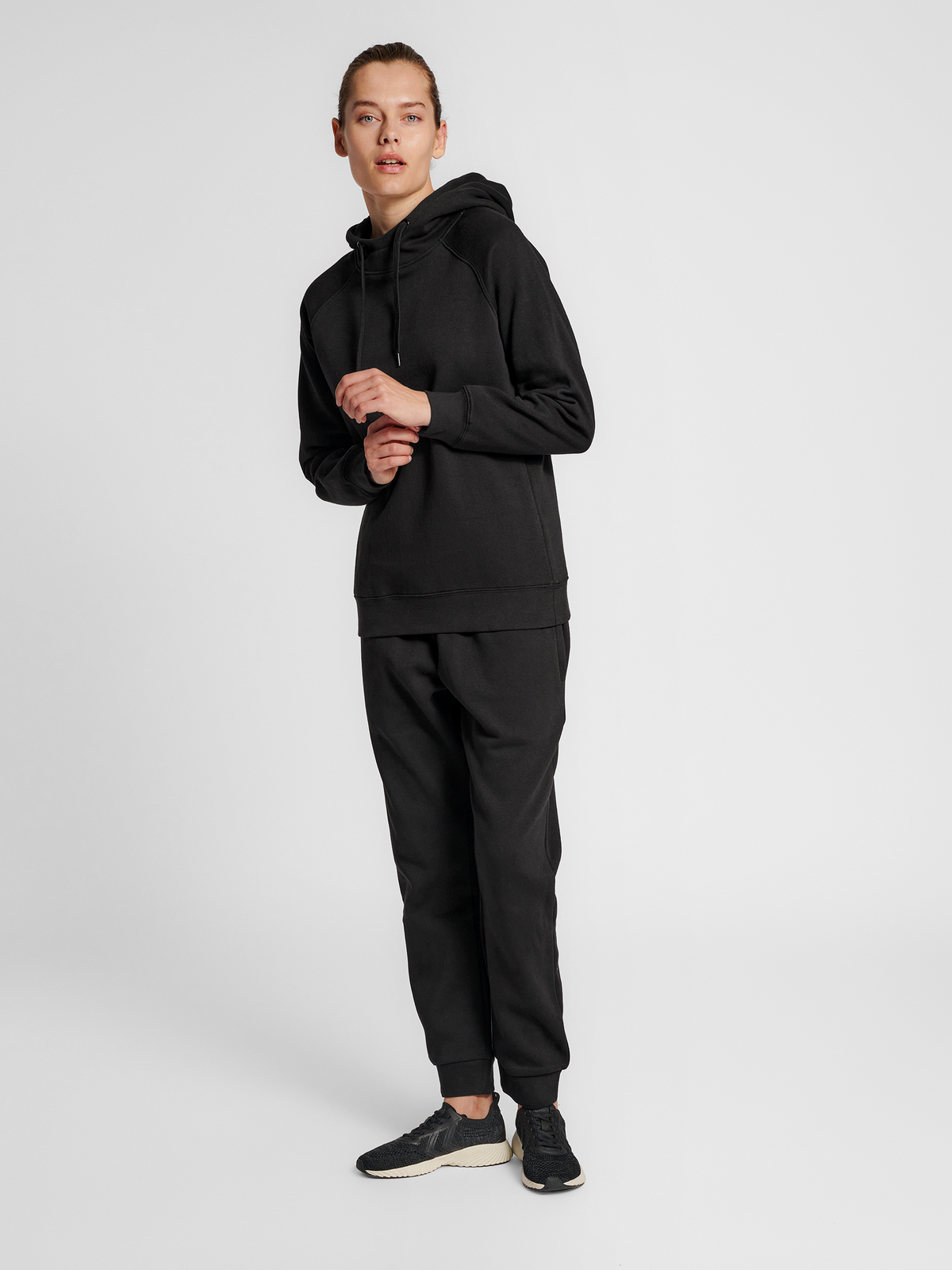 hmlRED CLASSIC HOODIE WOMAN