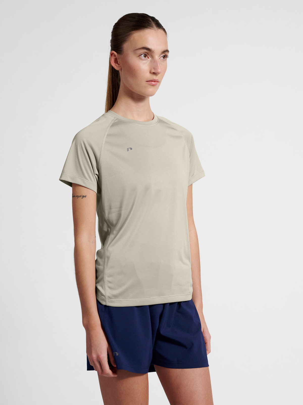 nwlBEAT W T-SHIRT
