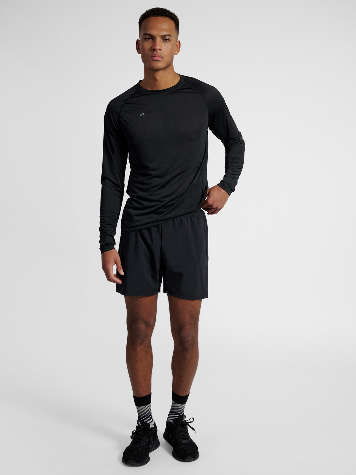 nwlMAX ZIP POCKET SHORTS