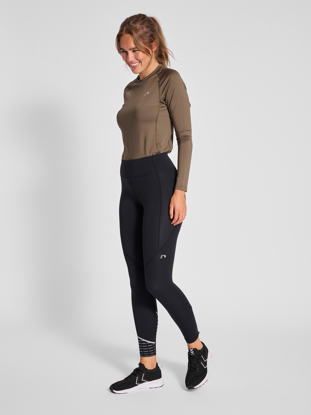 nwlCHICAGO WARM TIGHTS female