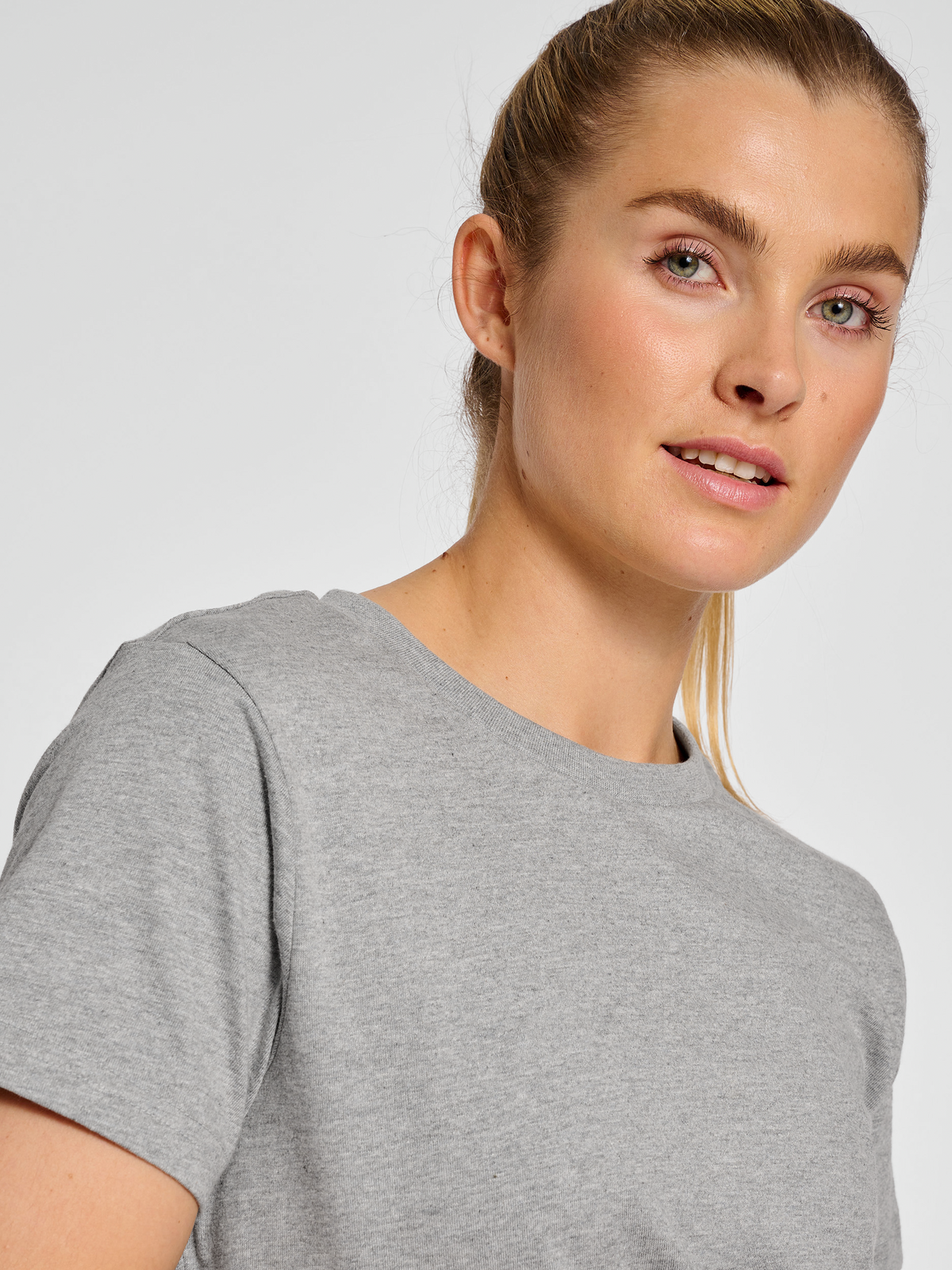 hmlRED HEAVY T-SHIRT S/S WOMAN