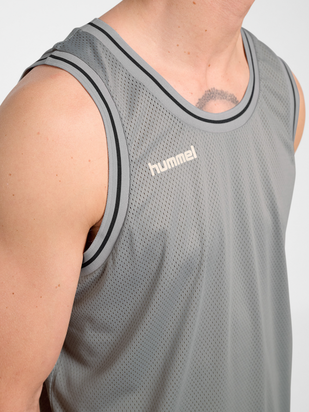 hmlWORLD 26 MESH TANK TOP