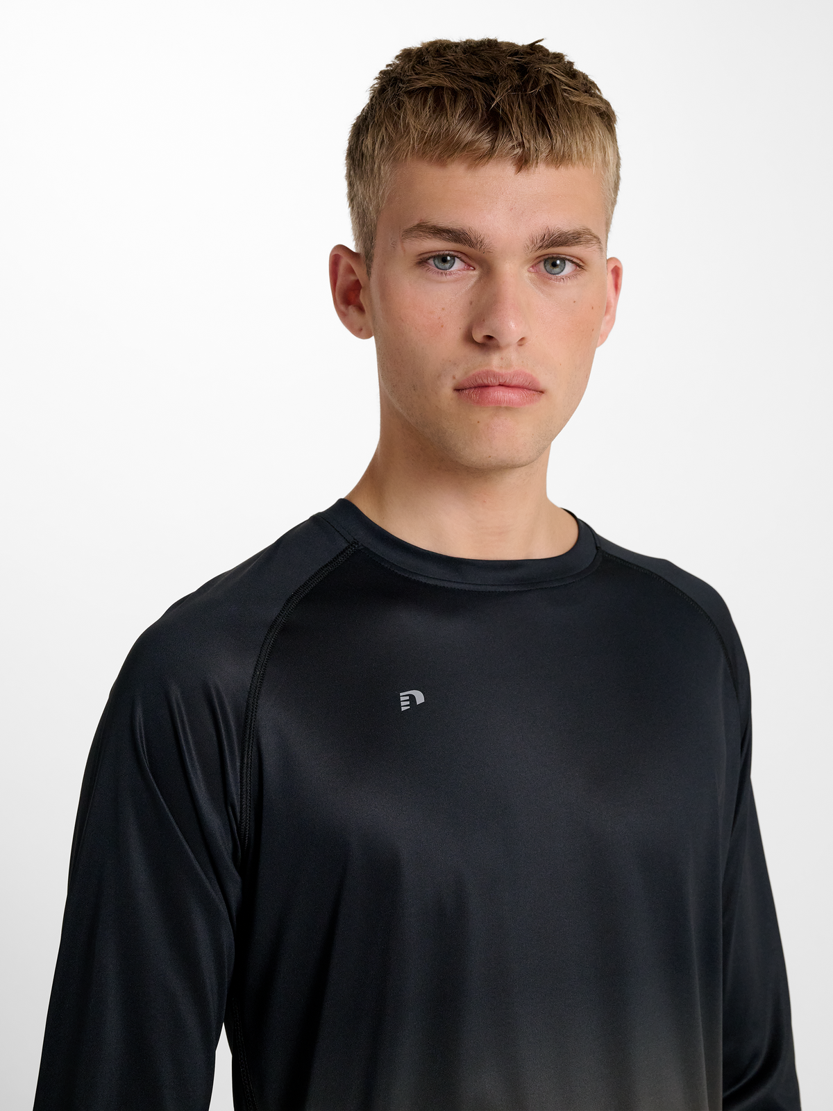 nwlBEAT GRADIENT T-SHIRT L/S