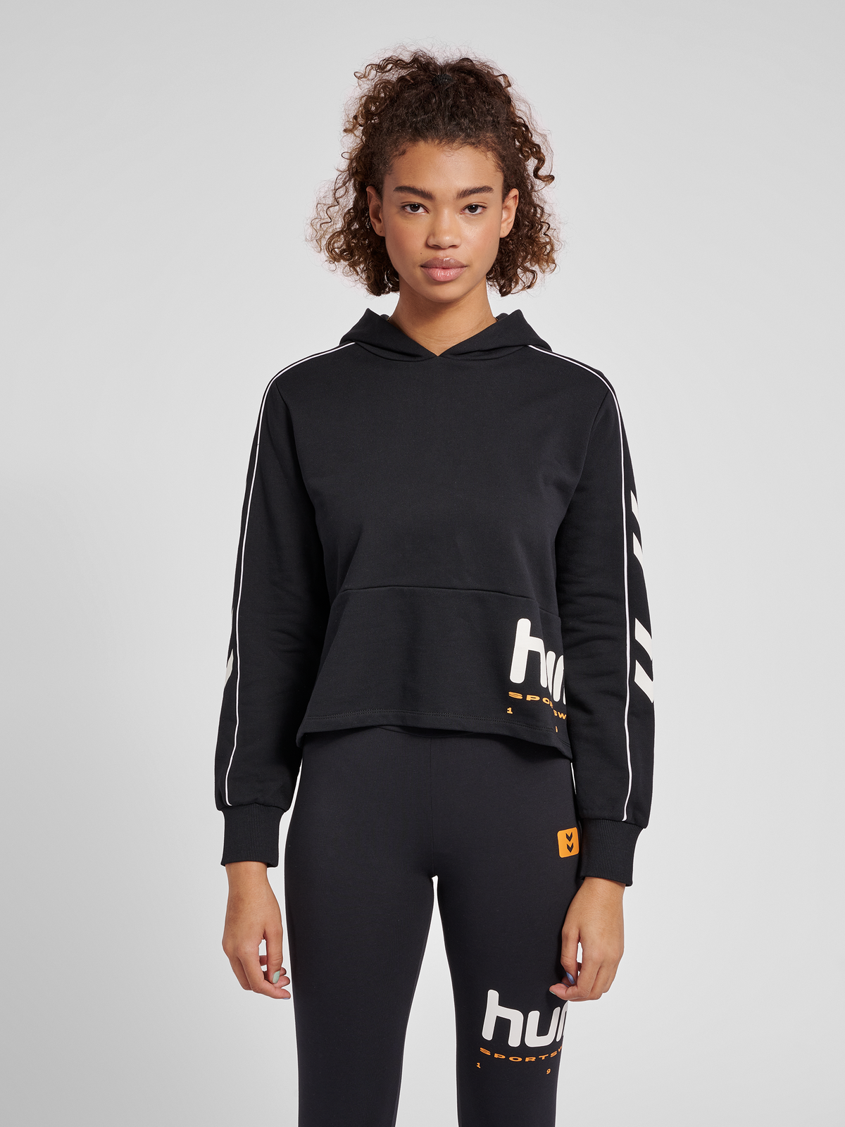 hmlLGC YOKO CROPPED HOODIE
