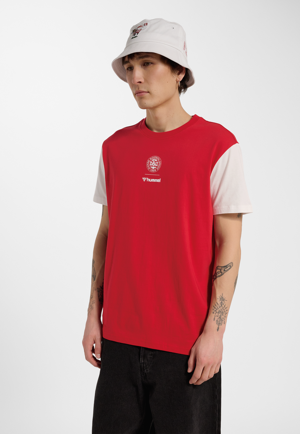DBU 26 FAN RED-WHITE TEE SS