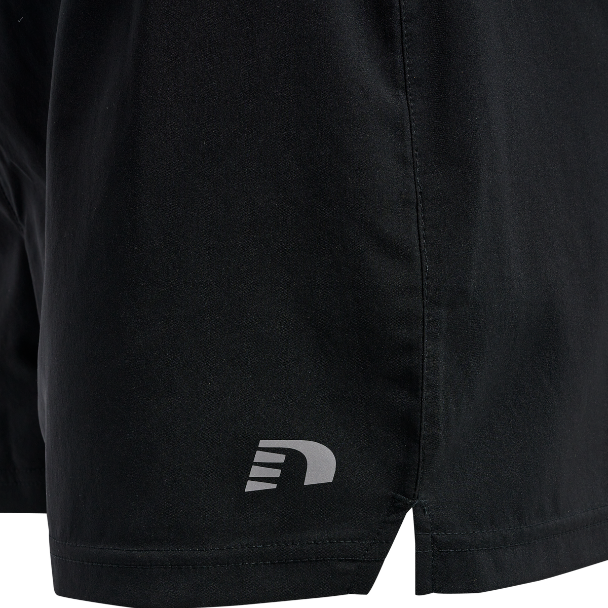 WOMEN CORE RUNNING SHORTS