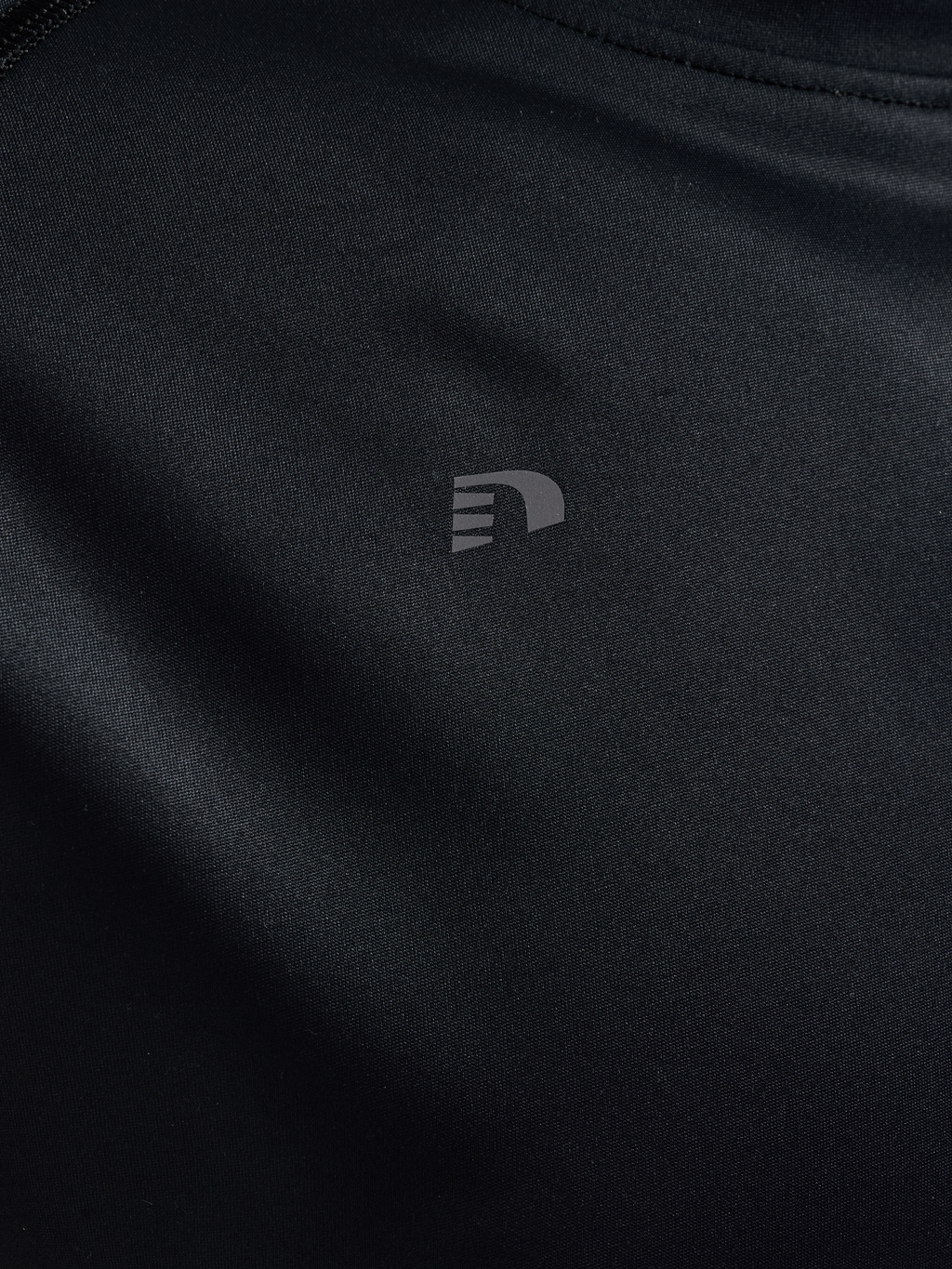 nwlBEAT GRADIENT T-SHIRT