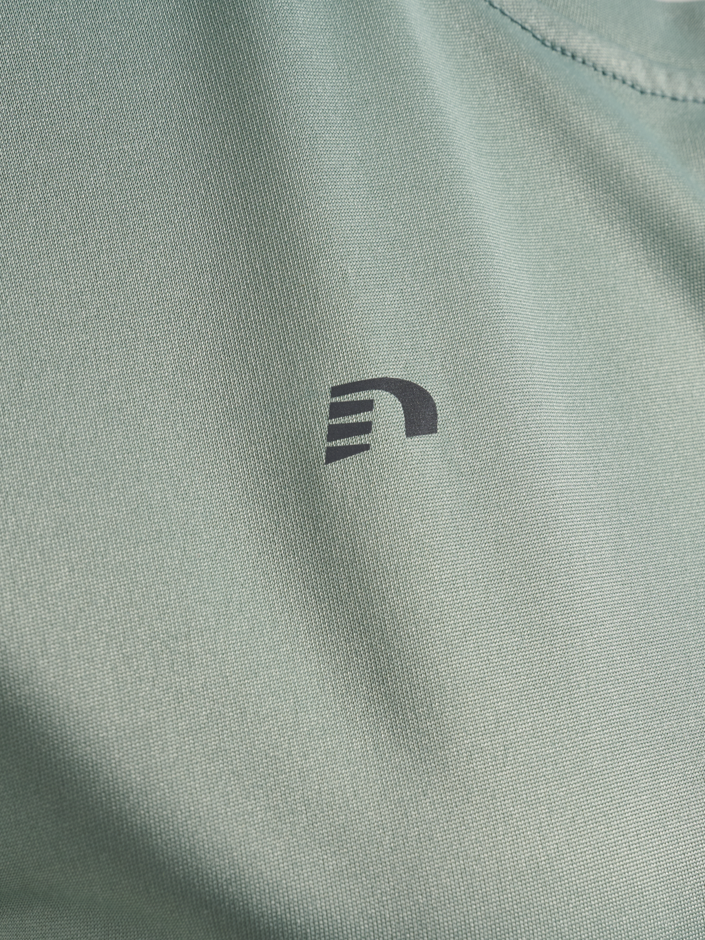 nwlBEAT W T-SHIRT